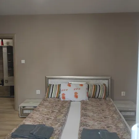 етаж от къща - ками Apartmán *